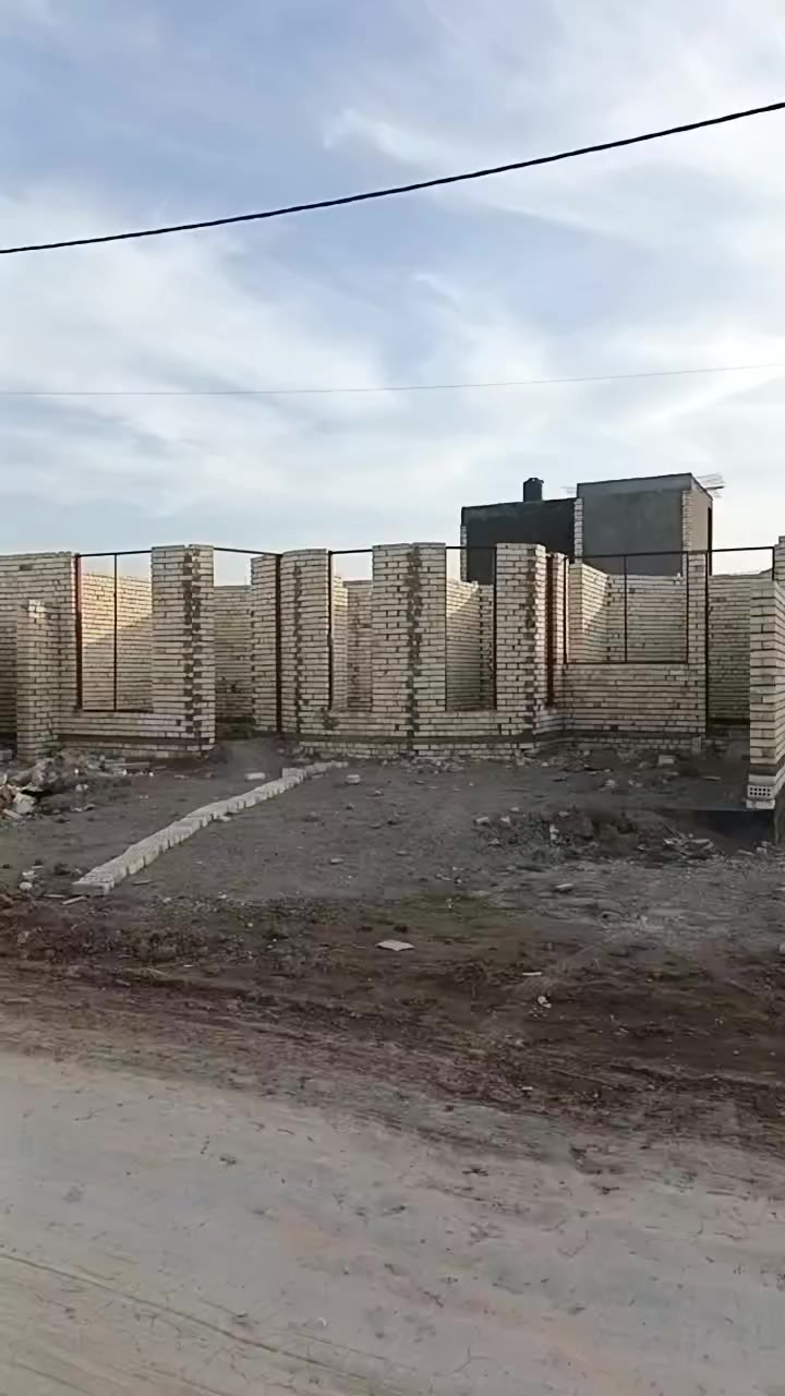 يا الله
بيت هيكل طابو 
ركن 
المساحه بالسند ١٥٠م 
واقع حال ١٦٠م
شارع عرض ٢٠م الحولي 
الموقع الموظفين
مراوس ابيت كامل مساحه ١٢٥ او اكثر 
ويكون الفرق حسب البناء والموقع 
للأستفسار أكثر 
مراجعة مكتب دار السلام
 بحي الموظفين
 او الاتصال 
ابو حيدر 
***********
***********
ابو حوراء 
***********
***********
