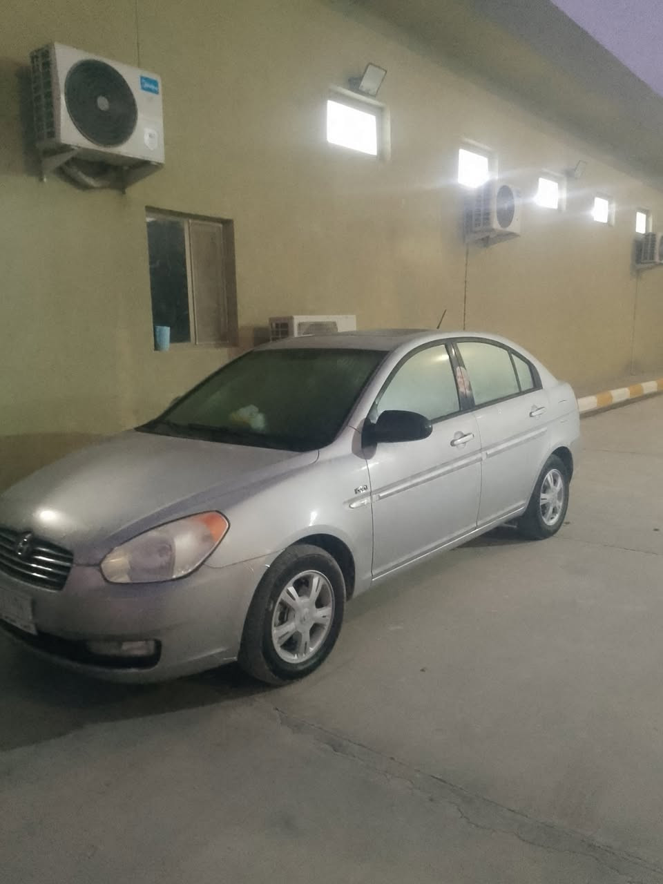 سلام عليكم
اكسنت دبدوب 2008
 لون سلفري 1600 خليجي 
رقم بصره مشروع وطني 
بيهه لگاط مكانات قليله مكفوله ضربه صبغ تبديل 
بيهه مكانات جراد 
  
 حداديه 75%
محرك گير تبريد تايرات جاهزه للاخير 
شاشه كامره تنته 
كلش نضيفه وكاعده 

 
شرط التحويل تنكتب بالمكاتبه 

السعر 85 بيهه مجال قليل 
المكان البصره الزبير 
***********
