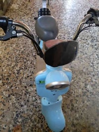 دراجه على شحن جديده صارلي شهر من اخذتها استعمال كلش قليل غراضها كامله ...