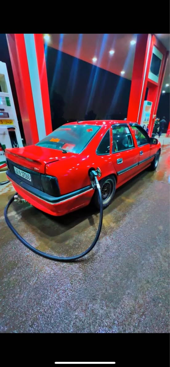 فیکترا 1993. مەکینە ٢٠ گێر حادی بێ سەرف بێ بوخار. پشت و پێشی کەپسە.سەنەوی تا ٢٠٣٠ نوێەیە. هەزەی نوێیە.سلایتە. کارەبایەت بەشەرت.چوار تایە ویلی نوێەیە.  تەقە و رەقەی بەشەرت. نرخی 38 مەجال. شوێن هەولێر_خەبات *********** Singapore
