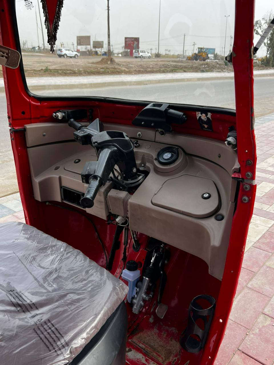 سلام عليكم
تكتك موديل 17 
كفاله عامه كشرها مكينه مجفت شركه 
رقم ذي قار بسمي 
تحويل ثاني يوم 
مكاني قضاء النصر 
سعر 5750 وبيه مجال 
***********
