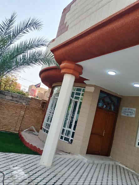 موقع تجاري . بيت طابو صرف  200 متر.  طابقين. طويريج.  شارع اربعين على الشارع مباشر . . السعر 210 مليون . 4 غرف نوم. استقبال كبير .  صالتين . مطبخ كبير  . مجمع صحيات . 

***********
***********
