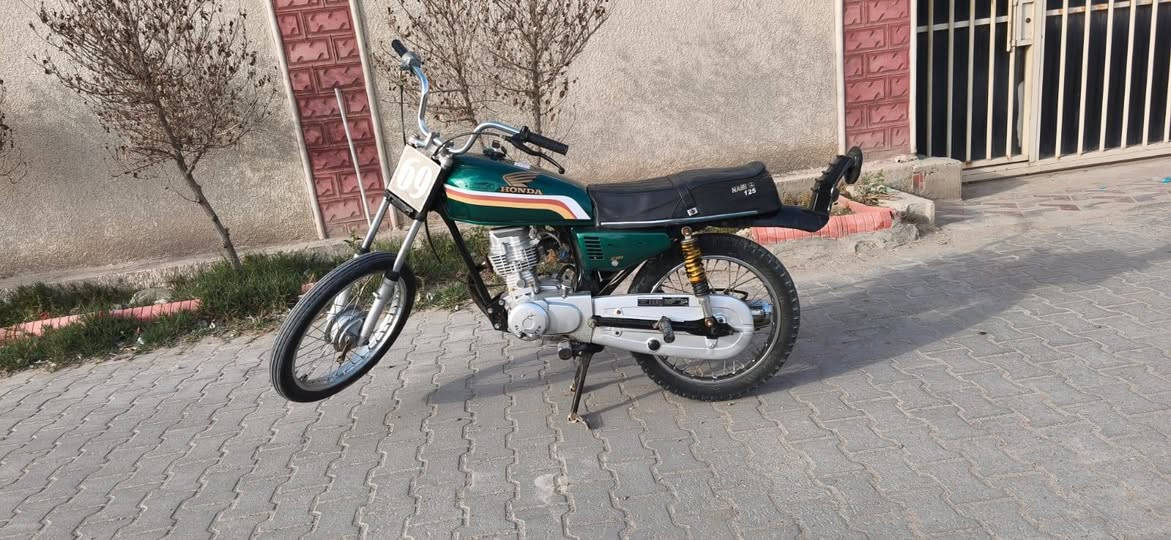 سلام عليكم دراجه ايراني البيع دوات تعمير كله جديد شاصيه نامه الصلي مديل شاصي 2021 محرك رابيدو الخوين الصلي مكان البصره ابو خصيب رقم هاتف ***********
