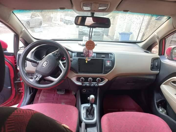 السلام عليكم ورحمة الله
كيا ريو خليجي 2014 

محرك 1600 دوش 

رقم بغداد بأسمي تحويل مباشر 

مواصفات السيارة 

تحكم ستيرن جهتين .. شاشة أندرويد.. كامرة دوراة... مري شفط 

زجاج باب السائق أوتو... حساسات خلفية 

السيارة ما بيها صبغ بلادية فقط رصعات قليلة وبعض الشخوط 

السعر  90  ورقة مكان السيارة الأنبار _ فلوجة 
***********
