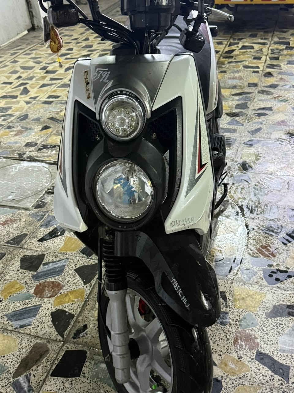 السلام عليكم سكنس جبلي محرك ما مفتوح لا تنقيص ولا تبخير اطيك ضمان بل محرك إذا مفتوح دراجه بعدهي رمبه السعر خاص او الشراي يتصل ويشلع عيوني ‭0773 457 9302‬ مدينه الصدر
