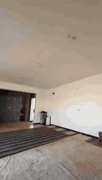 بيت مع قطعه ارض طابو زراعي سند ٢٥ نص دوم واقع الحال ١٣٥٠يبعد عن الشارع العام ٥٠ متر اله شارعين يبعد عن جسر سيف سعد ٤كيلو واجهيه البيت 17م و 10ب سم 
نزال البيت 15 م 
السطح مال البيت بي بيچات طالعات 
تصير مساحة السطح 300 م بناء حديث في الحله للاستفسار الاتصال على الرقم ***********
