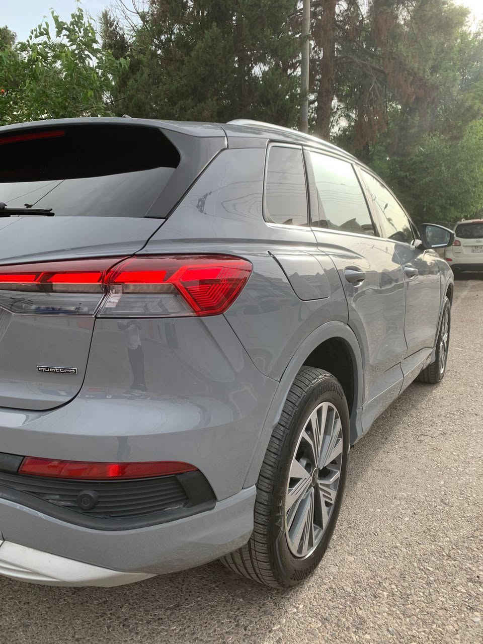 کوردی : 
تەنها فرۆشتن ، گۆڕینەوە ناکا 
                            #73 

   ‌             Audi  e - trone 
               Q4 quatro _ 50 
. مۆدیل / ٢٠٢٤ 
. ڕەنگ چیمەنتۆی 
. فوول کارەبایی 
. دەبل مۆتۆڕ ، فول ئیکۆنۆمی
. ڕەقەم هەولێر سەنەوی نوێ 
.مەودای ڕۆیشتوو ( ١٨٫٠٠٠ ) km 
. مواسفات / فوول فوول 
. پانۆڕاما ، گێچ ئەلکتڕۆنی 
. شاشە و پێنچ کامێرا 
. حساس و ئۆتۆ ستۆپ 
. زۆر مواسەفاتی تر 
. بە فوول شەحنی ( ٤٠٠ ) کم 
.زیاتر دەڕوا ، دەتوانی لەماڵەوە شەحنی بکەی ، کامل جهازی شەحنی بیلادی شەریکە ڵەگەڵە 

. چاملغ و دەرگای سەکن سبوغە 
. دوو جێگای بچووک ساردە 
.  ئێڕباگ تەنها ۱ شان سیستەم 
. بەبێ ناو گرتن ، پێش و پشت کەپسە ، سەیارەکە نمونەیە لە جوانی و خاوێنی و اقتصادی

. نرخ / ٢٢٠ $ 
. ناونیشان / هەولێر ئازادی 
.  واتس اب / ***********

عربي : 
فقط بیع ، ماعندنا مراوسة 

               Audi  e - trone 
               Q4 , quatro 50
. مۆدیل / ٢٠٢٤ 
. للون سمنتي 
. فوول كهربائي 
. دبل موتور ، فوول ٲقتصادي
. مرقم آربیل دولي ، جاهز
. ماشي فقط ( ۱۸ ) الف کیلو 
. مواصفات فوول فوول 
بانوراما ، كیج الكترونی 
خمسة كامیرا ، آوتو ستوب 
وهوایة مواصفات ،،،،،،،،،،
ملاحظة / شحن فوول یمشي اكثر من ( ٤۰۰ ) کیلو عل تبرید 
تکدر بالبیت تشحن سیارە 
کامل جهاز مال شحن 
شرکە بیلادی موجود 

.جاملغ و باب سکن صبغ 
مكانین صغیر تعدیل بارد 
ایرباك فقط بردة راجع سستم 
بدون دواخل ، بجم و خلفی كبس 

سعر / ۲۲۰ $ 
عنوان اربیل 
واتس اب / *********** أربيل, العراق
