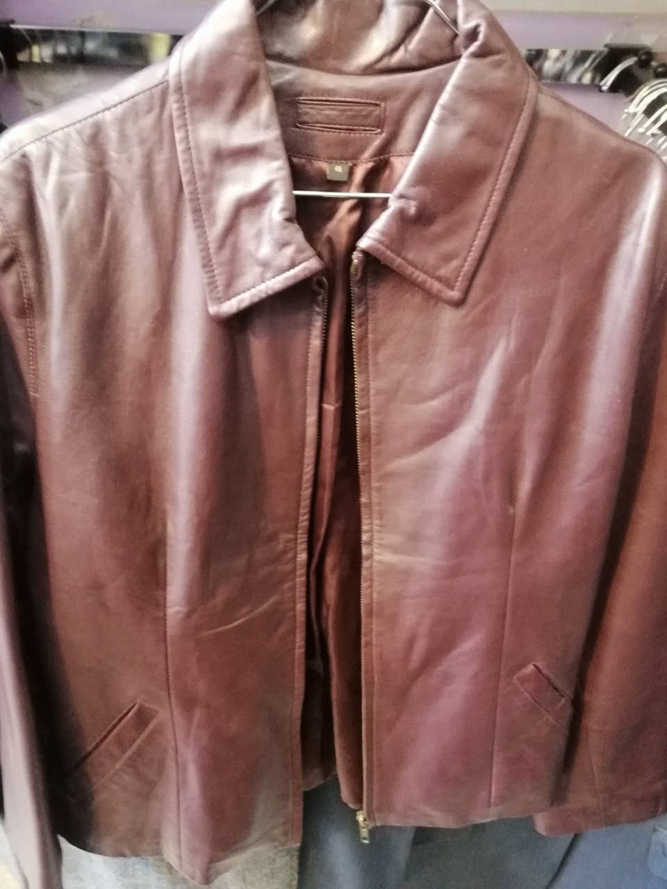 قماصل جلد طبيعي بناتي حجم S و M
العنوان سامراء سوق الضباط الكبير المسكف ***********
الأسعار من 25 إلى 50 الف
النظافة 90 بالميه
