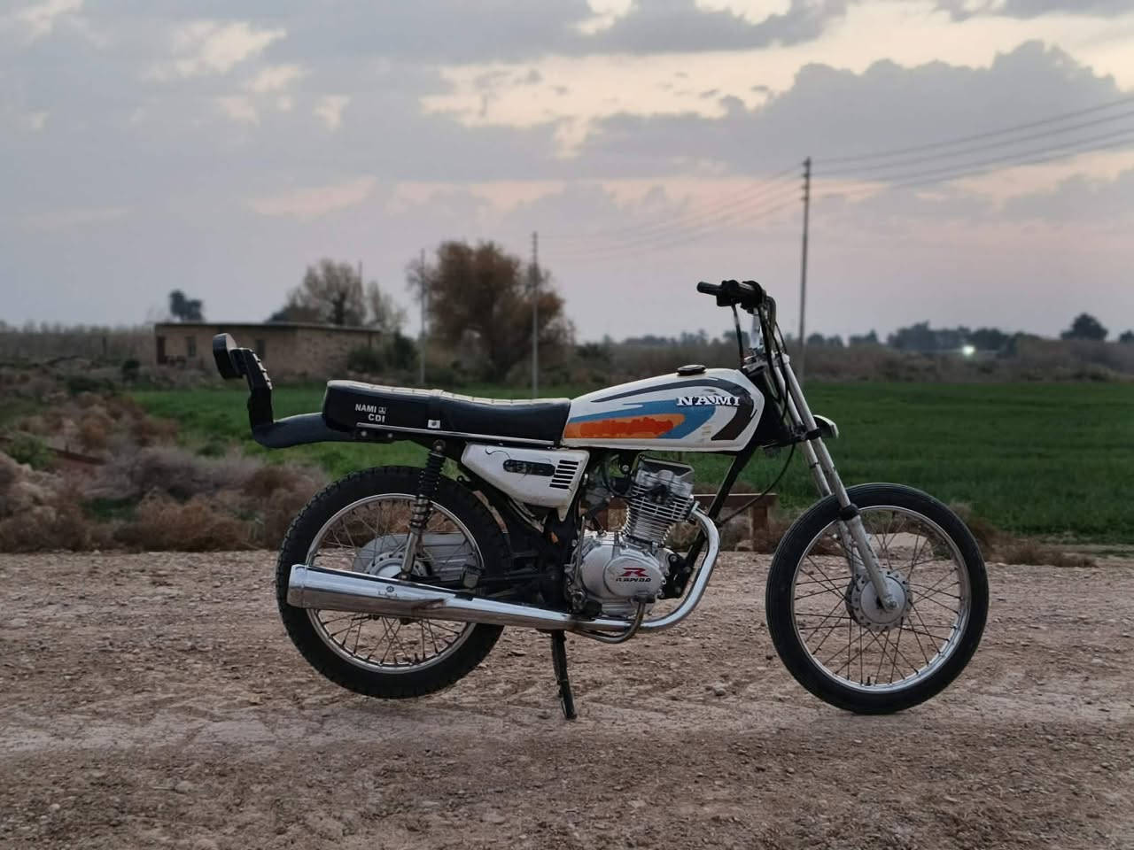 السلام عليكم دراجه للبيع ما مفتوحه المكينه السعر 650 بيه مجال بسيط


**إذا كنت صاحب هذا الإعلان وتريد حذفه لأي سبب، رجاءا أرسل رسالة إلى الدعم الفني**