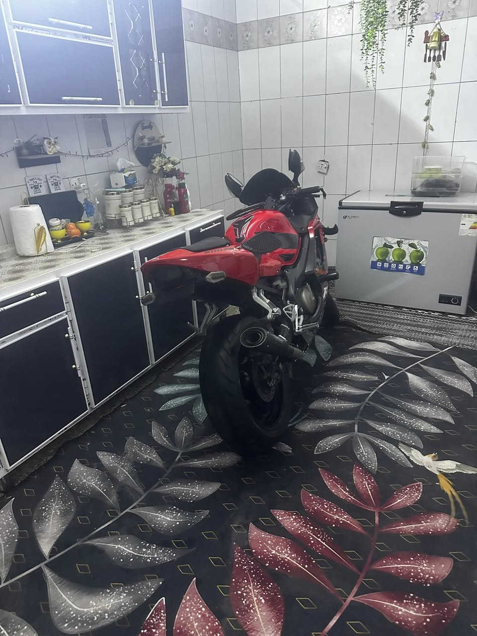 سلام عليكم بطح أفوراي الدراجه جديده وكفاله مكينه مامفتوحه كفراته نضاف منفيس موجود شلعته تخبل مكاني بغداد زعفرانيه سعره ٣٢وبيه مجال بسيط  ***********
