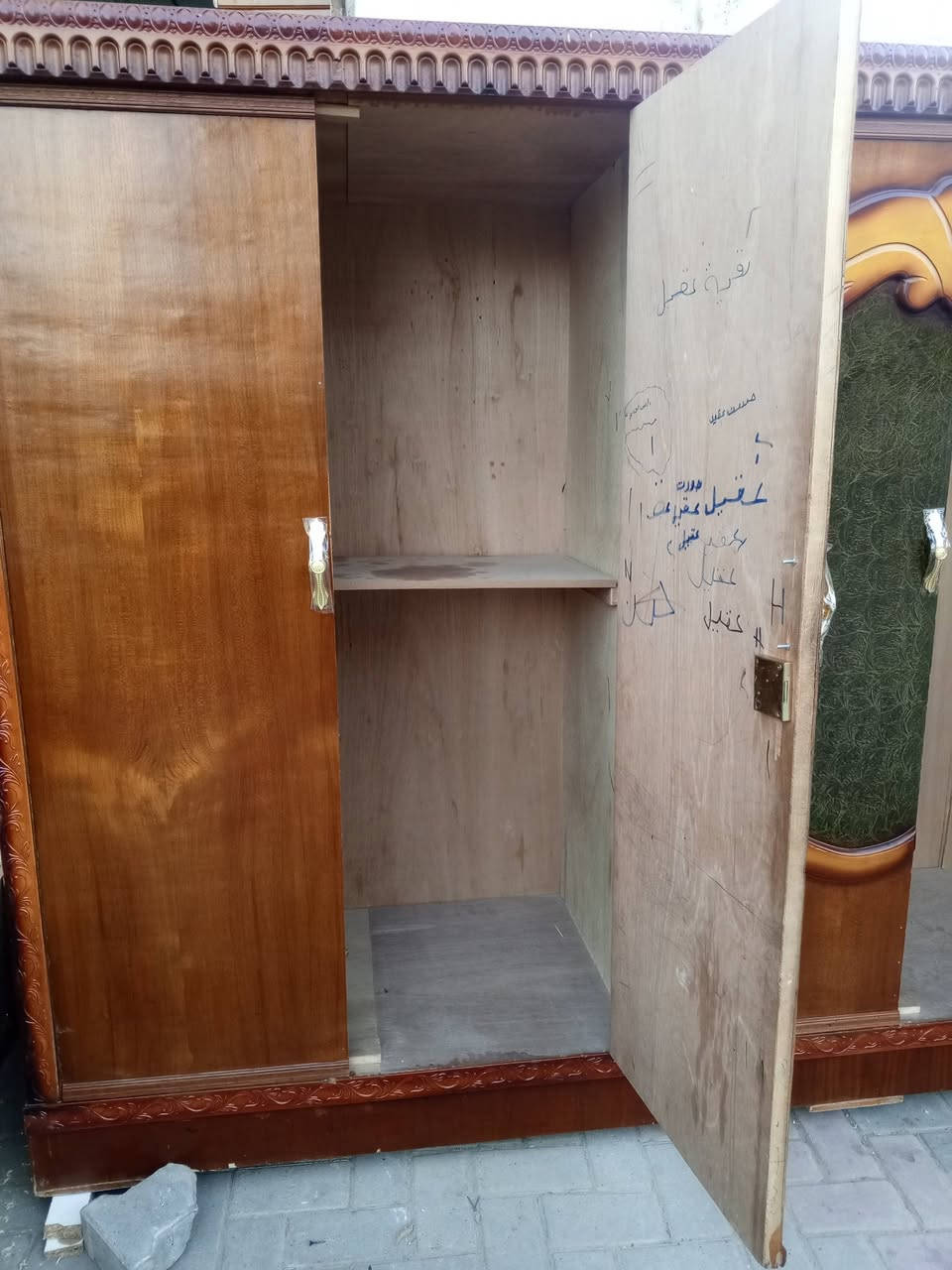 كنتور ناصي ثابت ارتفاعة 175 وطولة 3 امتار سعرة 140 عنواني رميثة ***********
