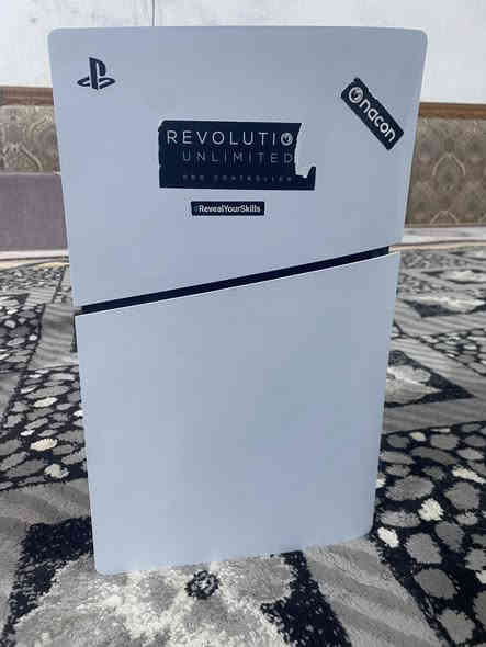 سلام عليكم بلي 5 للبيع جهاز استخدام شهر زلغ مآبي لوك ستيكر شرط الفحص والضمان ملحقاته اصليه كامله من كتلوك وايرات سعره ٦٠٠ وبي مجال مكاني بصره رقم ***********
