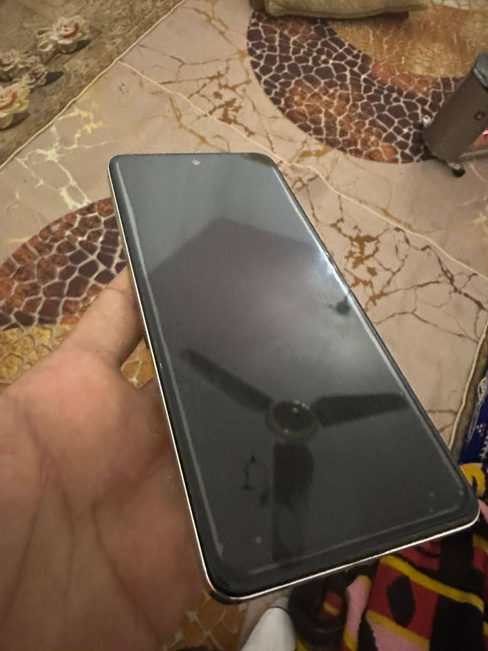 جهاز اخو الجديد نظيف ب 170و بي مجال كامل الملحقات شاحن و كارتونه رقم التواصل ***********
