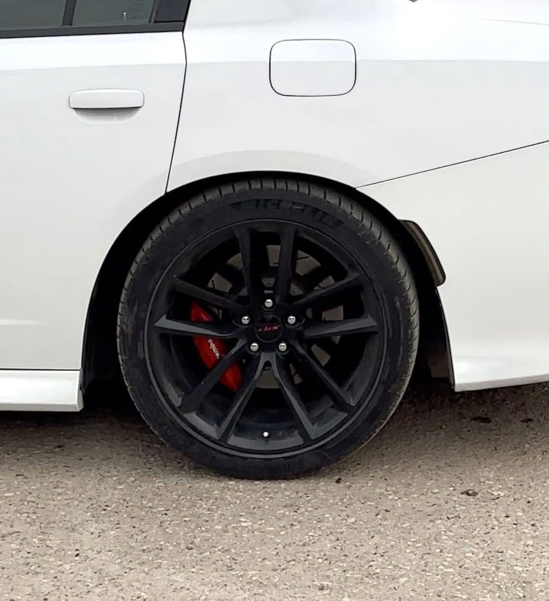 غراض جارجر للبيع وشعندك نزل
تضليل متحرك 4 جامات سعره 35 الف

ويل سكات واحد بي فطر واحد مابي شي 120 الف وبيهن مجال

دعامية فارغة مصبوغة لون ابيض 60 الف وبيها مجال

سبويلر كاربون فايبر اخو الجديد 30 الف 

لويات مكصوص نص حلقة 40 الف

دبلات امامي كويل يصعد وينزل 100 الف

***********
