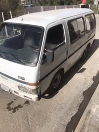 ازوزه موديل ١٩٩٤ مكينه وكير ونجي ٦ سلندر اوتماتيك جيده جدًا رقم بغداد ...