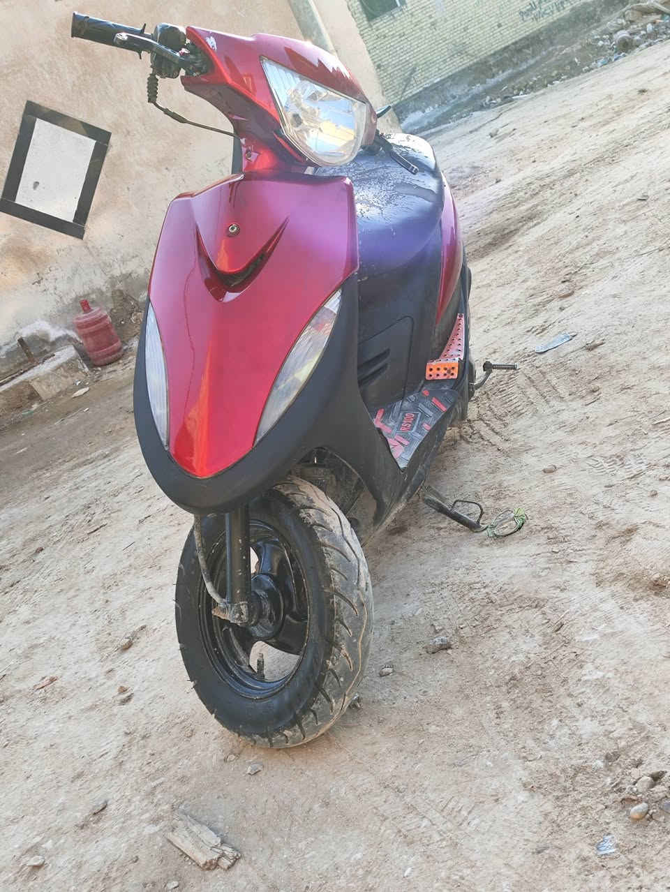 سعر 475 اقرة التفاصيل
ماكس عدلة * الـ يابان
بوشة 49 اصل * محرك بلاد
لون مميز دم الغزال* 
كهربائيات شغال * 
عقل رياضي * 
صالنصة FM مع القبق 
دراجه ضررها الباتري مالها ضعيف *
رقم *********** المكان حي العباس
