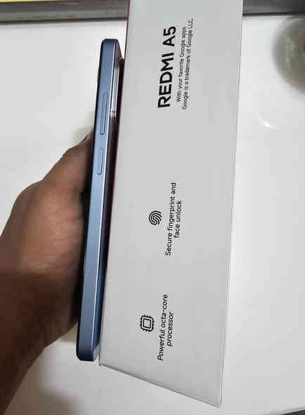 جديد كسر كارتون
جهاز ريدمي/A5 
ثاكره 128
جهاز ابيه صيانه سنه كامله 
تجي تفحص وشوف 
السعر. 120الف رقم ***********
