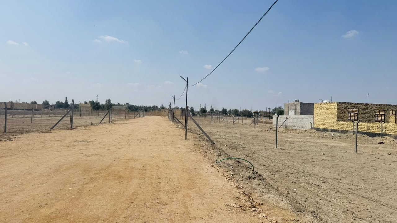 قطعه ارض للبيع زراعي المساحه 900 متر طريق الدغاره قرب منطقه زبيد تبعد ع شارع العام 80 متر توجد كافه الخدمات
السعر والاستفسار الاتصال ع الرقم ***********
