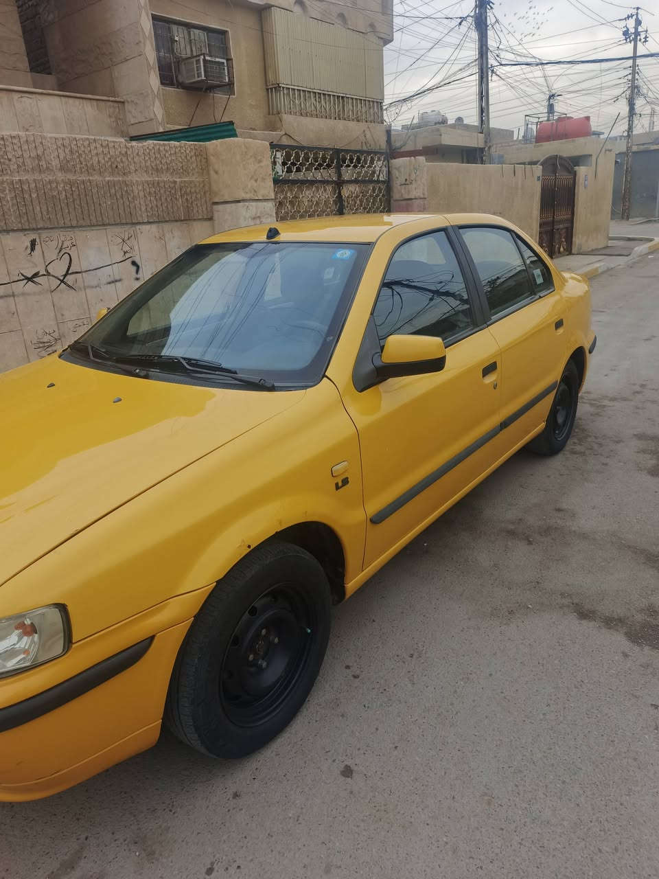 سلام عليكم سمند 2017بسمي سياره مكفوله كفالة عامه سياره مصفره هية السعر 62 و بيهة مجال حك الجيه عنوان بغداد شعب رقم ***********
