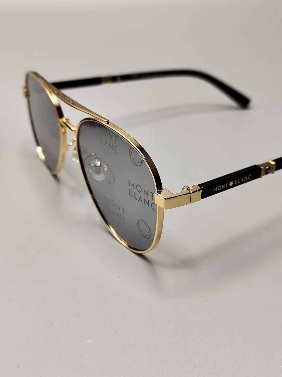 العريقه الانيقه مونت بلانك  بشكل مغاير وعصري

عدسه مزوده بنظام UV حمايه من الاشعات الضاره للعين
قياس 53
تأتي مع المرفقات كامله
مختمه بل كامل بدن وعدسه

السعر 30 الف
توصيل مجاني لجميع محافظات العراق

للحجز التواصل على الخاص (ترسل رقمك وعنوانك الكامل)

اضغط على متابعه للصفحه لمشاهدة كل ما يليق بأنقاتك
من متجر الاقتناء والهدايا الفخمه ( انس براند للاناقه العامه )


**إذا كنت صاحب هذا الإعلان وتريد حذفه لأي سبب، رجاءا أرسل رسالة إلى الدعم الفني**