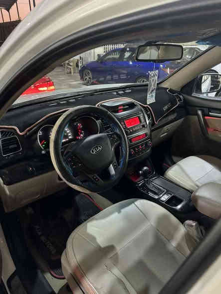 سورنتو موديل ٢٠١٤ خليجي محرك ٦ سلندر  بصمه ماشيه ١٢٦ رقم نينوى بأسمي تحويل بدون ضرر السعر ١٩٧ وبيها مجال ***********
