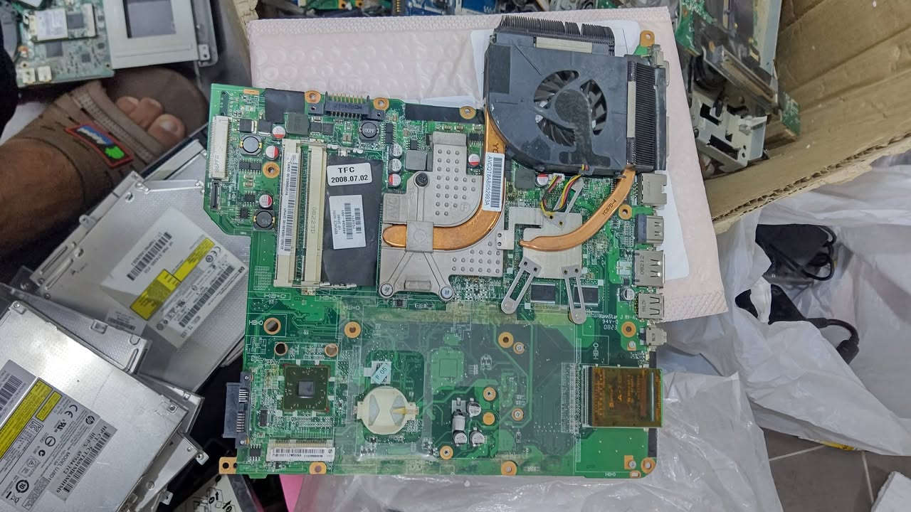 بوردات لابتوبات شلع على 5 القطعة


**إذا كنت صاحب هذا الإعلان وتريد حذفه لأي سبب، رجاءا أرسل رسالة إلى الدعم الفني**