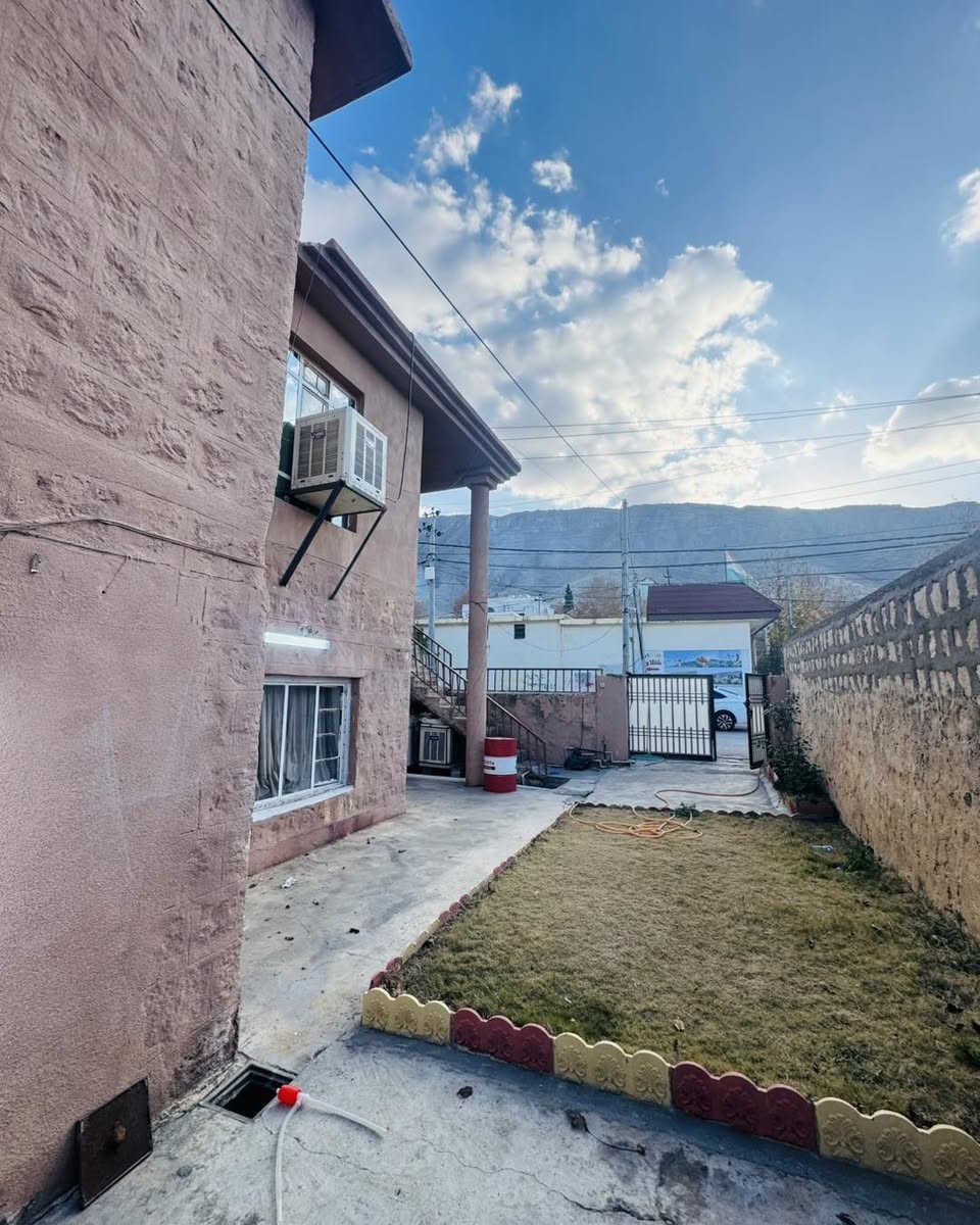 کۆن خانوو  بۆ فرۆشتن لە#شەقلاوە
لەسەر جوت سایدی بیترمە 
رووبەرئ 231 متر تاپۆ سرف مک 

بۆ زانیاری زیاتر پەیوەندیمان پێوە بكەن . . . .
☎️***********
‏‎ــــــــــــــــــــــــــــــــــــــــــــــــــــــــــــــــــــــــــ
‏‎ئەزموونێكی پڕ لەمتمانە:: ‎✅ #_عەقارات_باغی_ئاژگە
‏‎ئەگەر هەرموڵکێکت خانوو_دووکان _مەزرەعە هەیەـــ بینێرە بۆ پەیجەکەمان ئێمەش بڵاوی ئەکەینەوە بە باشترین و جوانترین شێواز

‏‎‏‎‏‎#كرين_فرۆشتنى_مەزرعە
