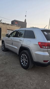 جيب لاريدو 2012رقم بغداد  كلين سياره مكفوله كفاله عامه فول مواصفات تخم...