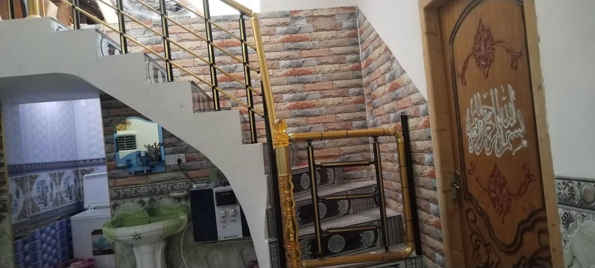 السلام عليكم
بيت زراعي المساحه 150

البناء طابوك والسقف اعگاده بيت مرتب كامل مواصفات  ماي مجاري نت ضوئي مولد قريب عل شارع العام المكان حي الشهداء وهذا رقمي *********** والشراي يدلل
