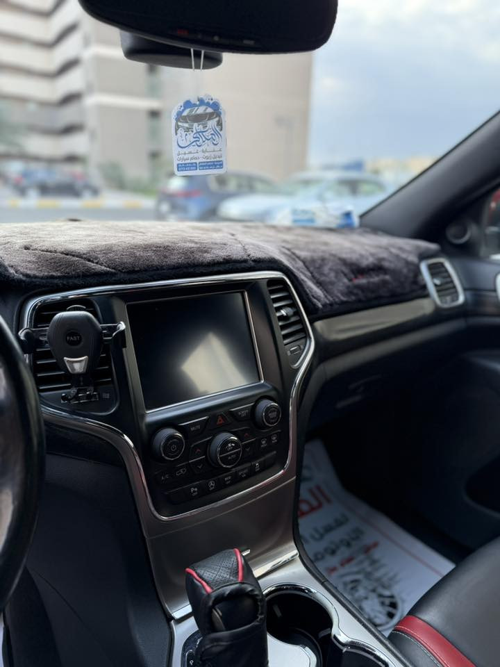 سلام عليكم
رمضان مبارك ❤️
للبيع جيب موديل 2018
لون ماروني مميز ❤️
السيارة حلوة وممتعوبة جديدة بفضل الله 
ماشية 129
كشنات جلد تحكم ستيرن كامره دوار 
كشن السايق كهرباء 
ويل رياضي اسود 🖤
مشدود ع سيارة محلي التايرات
السيارة حلوه بلحقيقه 
وخير من الله مكفول كير ومكينه 
حادث السيارة جاملغ الايسر الي يم السائق الارباكات سليمة فقط البردة مال السائق طاكة
سعر السيارة 210
يعني دفترين و10 ورقات 
وبيها مجال ان شاء الله عنوان السيارة بغداد العطيفية 
تحويل ثاني يوم احولك
***********
