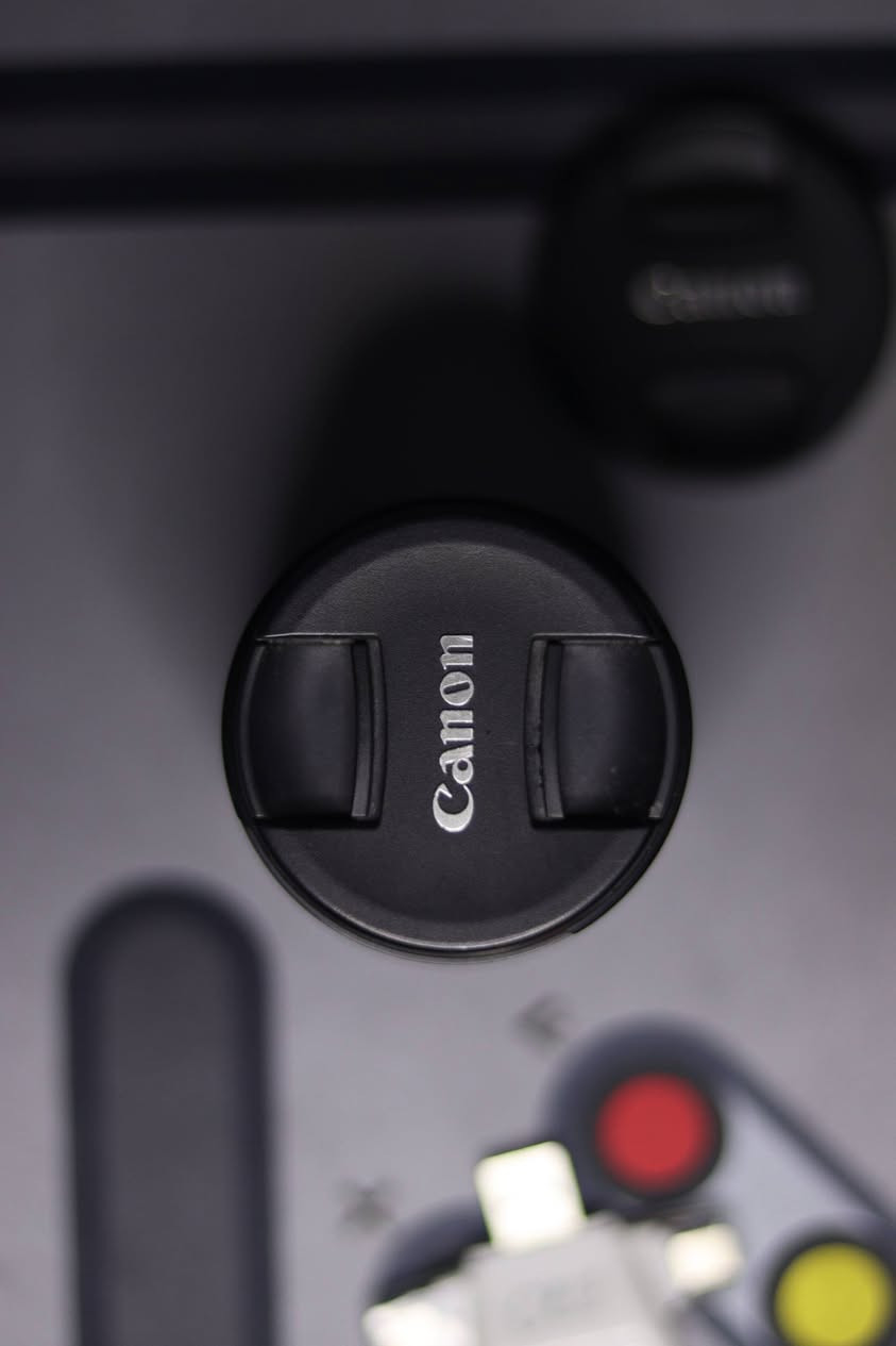 للبيع عدسة Canon 18-55mm
🔹 للبيع عدسة Canon 18-55mm
🔹 فتحة عدسة 3.5–5.6
🔹 نظيفة وتشتغل تمام، مناسبة للمبتدئين
🔹 تصوير صور + فيديو
💰 السعر: 90 ألف دينار عراقي
📍 المكان: — ذي قار 
📞 التواصل: خاص / واتساب : ***********
