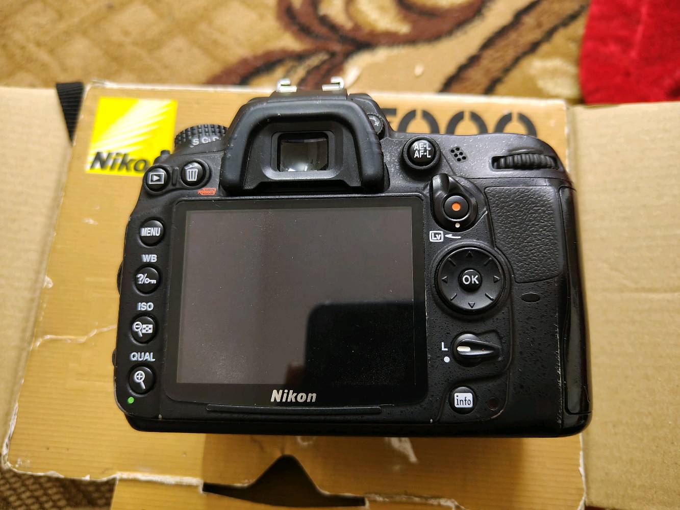 العنوان الموصل
كامره نيكون دي 7000 نضيفه وحديثه 
الي يحب يشتري يراسلني على واتساب الرقم الي مو شراي لا يعامل رجاء