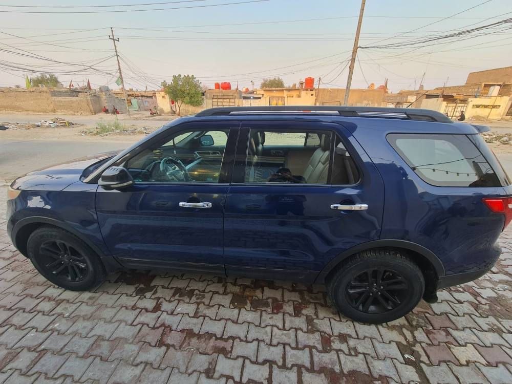 السلام عليكم 
فورد اكسبلور 2012 

مواصفات XLT 
بانوراما 
كشنات جلد تدفئة 
تحكمات ستيرن 
شاشة جبيرة 
7 راكب 
مكينة 6 سلندر 3600

كير مكينة مكفولات السيارة ماشية 140 الف كيلو 

السيارة داخلة للعراق كلين بدون ضربة
داخلة تقرير غرق 
بالعراق صار بيها شخط باب العبري والوراه نصبغن كلير بدون معجون نصبغ وياهن الجاملغ الامامي توحيد لون 
بيها معجون كد شبر بخشم البنيد 

رقمها واسط ب اسمي تريد تحويل تريد وكالة
السعر 125 ورقة وبيها مجال ترهم مراوس حسب القناعة

*********** عمارة, ميسان
