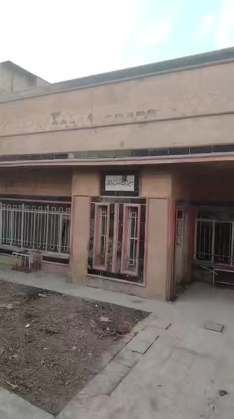 السلام عليكم بيت قطع في منطقه الألفين قرب شارع النقابه شارع مجمع الرحمه الطبي موقع مميز  مساحه القطع 80 متر السعر 53 مليون للاستفسار ***********
