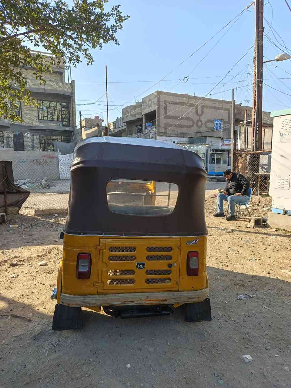 السلام عليكم تكتك البيع موديل ٢٠ بيها دواسات  معمره وبيها بارد يم بك لايت مكان بغداد الغزاليه
***********
