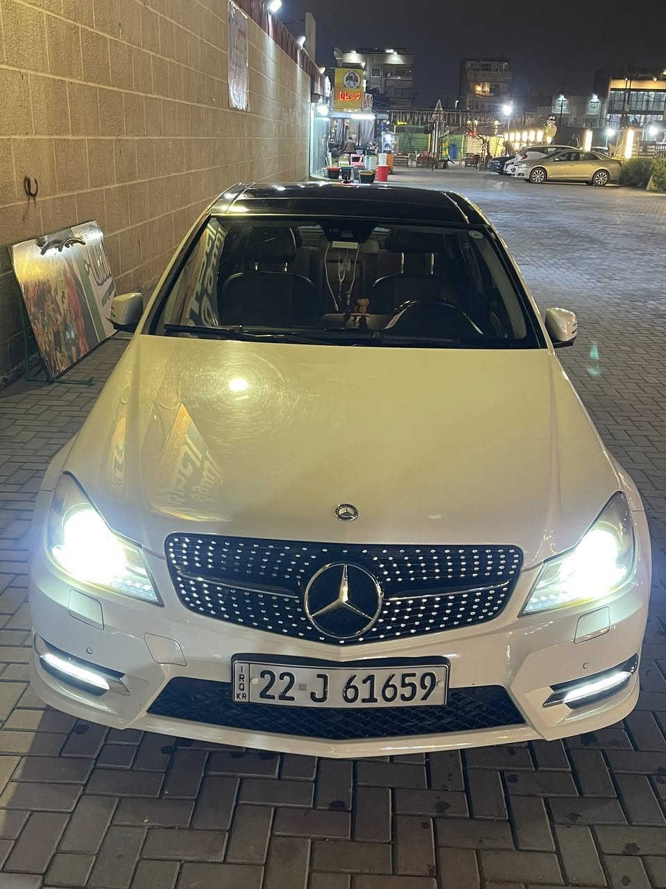السلام عليكم:••  مارسدس وكالة AMG للبيع او المراوس حسب القناعه
مارسدس c200 موديل 2012 محدث دعامية وشباك 2014 سياره (خليجي)سياره جديده بدون اي نقص تخم تاير  صدر كير مكينه دواخل كلهة مكفوله وسياره جديده
(ضرر موضح بصور السونار ) 
مواصفات ؛•
رقم سياره اربيل 
4 بصمات 
3 انظمه قياده 
تحكم 3 بردات 
بنوراما وليس فتحة 
داخل جلد قرميدي 
كشنات كهرباء وخزن ميموري للسايق والصدر 
تحكم ستيرن جهتين مثبت سرعه  
لايت داينمك +دوار ويه فره الستيرن 
مكينه 4 سلندر حجم 2000cc تيربو 
وبعد هواي مواصفات السياره 
   افنكارد يعني فوول مواصفات للاخير  

واتساب + اتصال ***********
