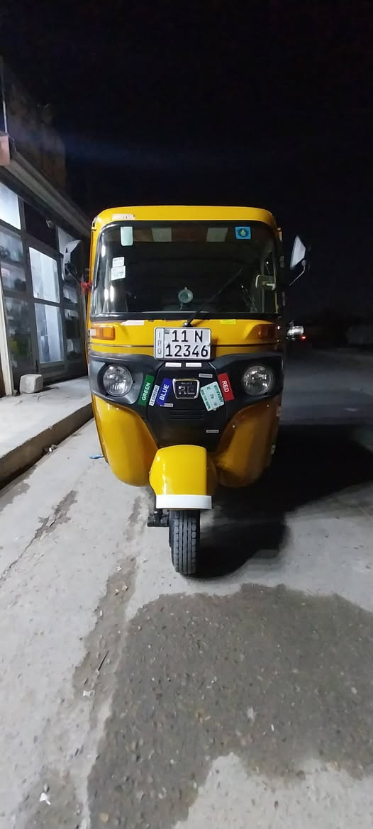 سلام عليكم شباب تكتك للبيع 2021 رقم وسنويه بسمي هزه داخله قبل شهر تكتك خير من الله بيها خياسات بصيطه تخم تاير باتري جديد كلشي تمام سعر 7500 وبيها مجال مكاني كفاءات العبيدي ***********
