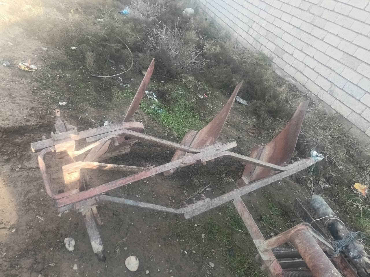 عربانه سكندر يه سعر 850
فدان 275
دسك 500
*********** 
ا
