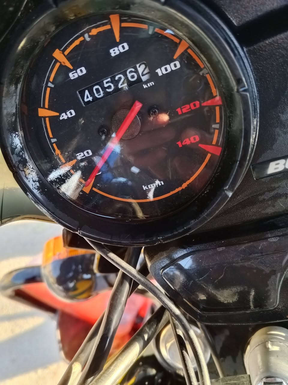 سلام عليكم دراجه بوكسر كلاسك مديل 2023 دراجه نازله 2024شهر7 جديده كلشي ممفتوح بيها صلوات ع محمد والي محمد مرقم باسمي ثاني يوم احولك رجاء رجاء لاحد يطبلي مو شراي عنواني بلديات رايدها مليونين 450 دراجه نضيفه اماة الله رقمي ***********
