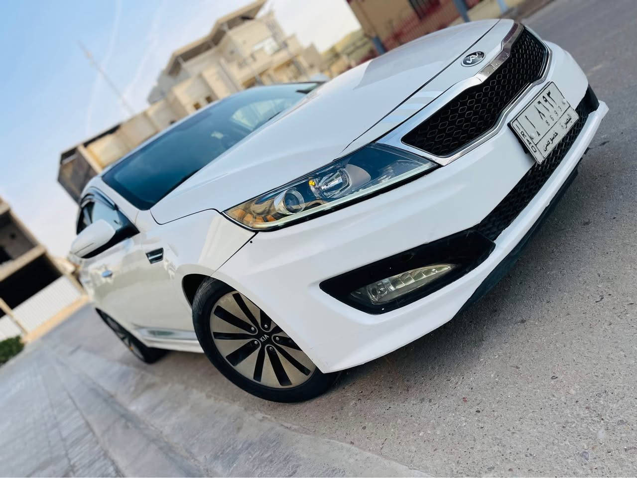 السلام عليكم للبيع كيا اوبتما موديل 2011  بصره سنويه 28 وارد خليجي فول مواصفات للاخير بانوراما بصمه تشغيل وابواب تبريد قطعتين شفتات بلستيرن محرك 2400 دوش دبل كزوز تبريد بيانو تحكم مناخي جاهزه محرك كير حداده تبريد تخم تاير ماكو بيهه نقص محتاجه بس سايق السياره مابيهه ضربه بيهه صبغ مصبوغ حزام اكفل شواصي لغود واكفلهه من الكص والباقي شوف العين اكرر شوف العين  السعر 95 وهاذا رقم صاحبهه غير متواجد ع نت *********** البصرة, العراق
