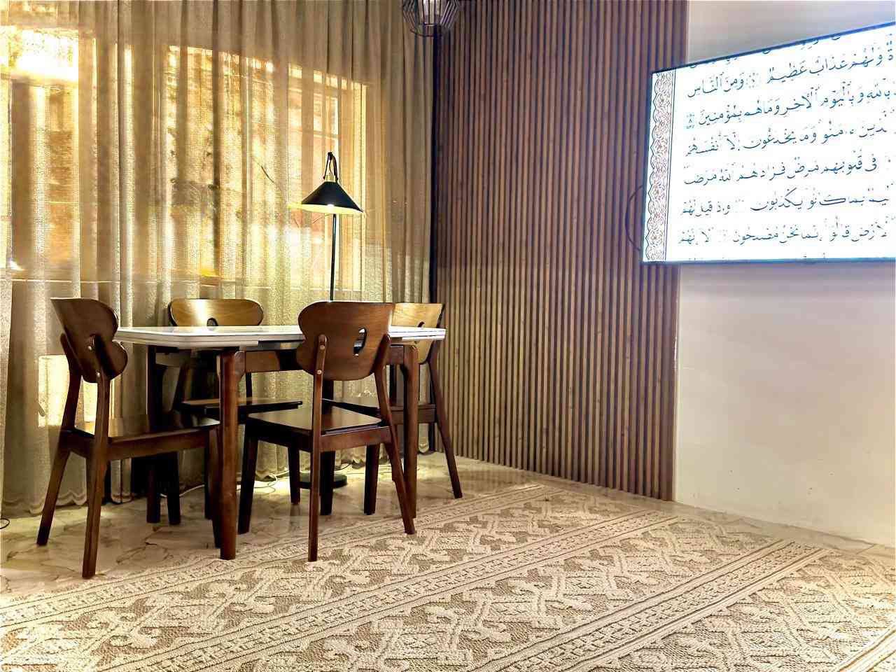 مشتمل ٥٠م واقع حال ٦٤ م واجه ٦بناء ٢٠١٩ نظيف طابقين الارضي مطبخ واستقبال وحمام والطابق الثاني غرفة سويت كبيره وغرفه صغير وجاهز للسكن السعر ١٤٥ مليون بي مجال بسيط الموقع حي جهاد ٩٥ قرب السوق خلف صيدلية سالم العزاوي رقم الهاتف ***********
