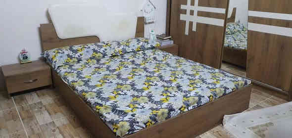 غرفة نوم نظيفه بدون دوشك . 200 ألف 
*********** 
واتساب
