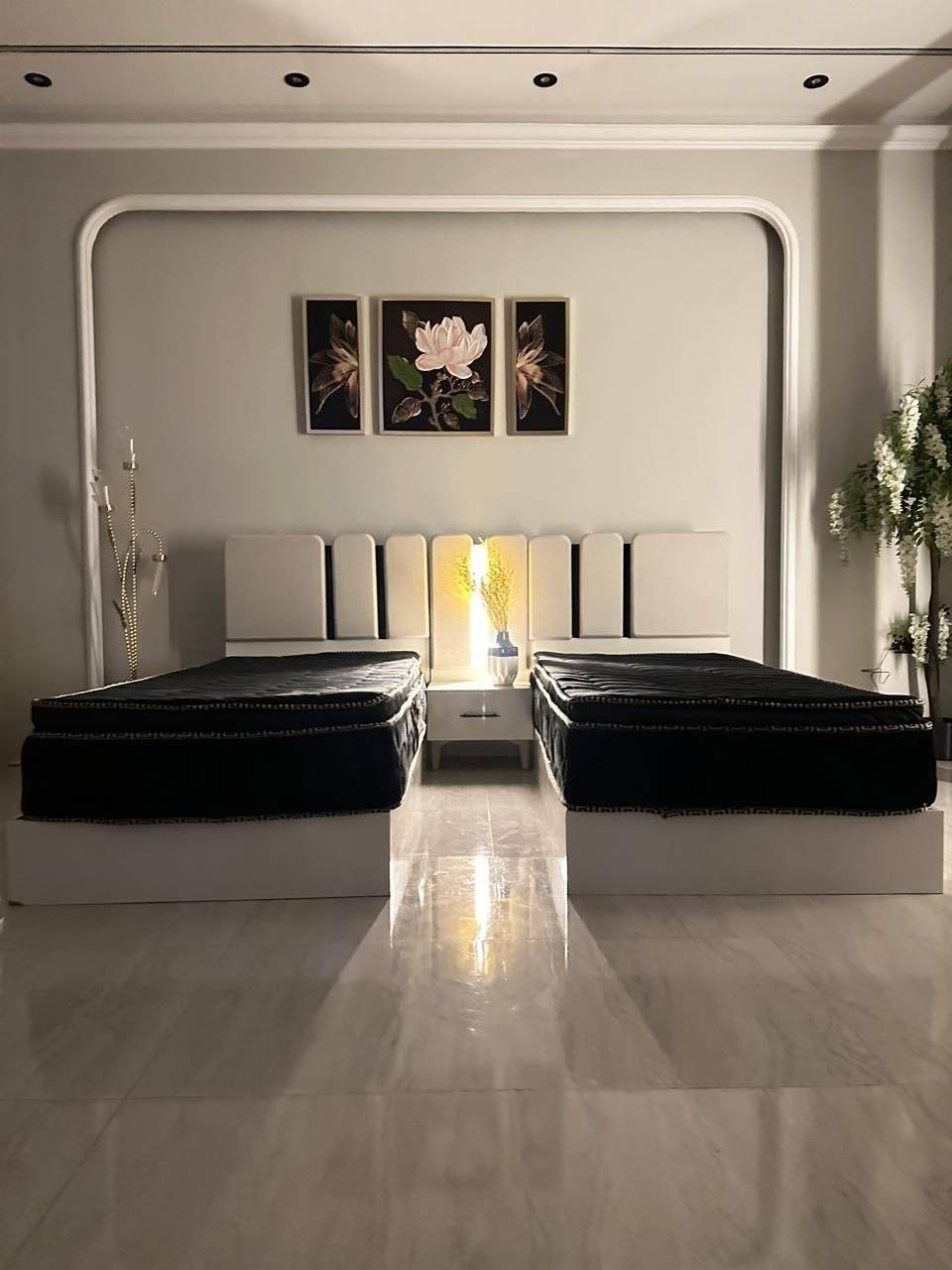 غرف نوم تركي 🇹🇷🇹🇷 اصلي 5قطع 
اسعار جمله 650
ضمان فتح وشد أكثر من 10مرات
غرفه بيها لونين صبغ حراري ضمان لمده 5سنوات 
الحجز واتساب 
***********
***********
التوصيل كل محافظة
