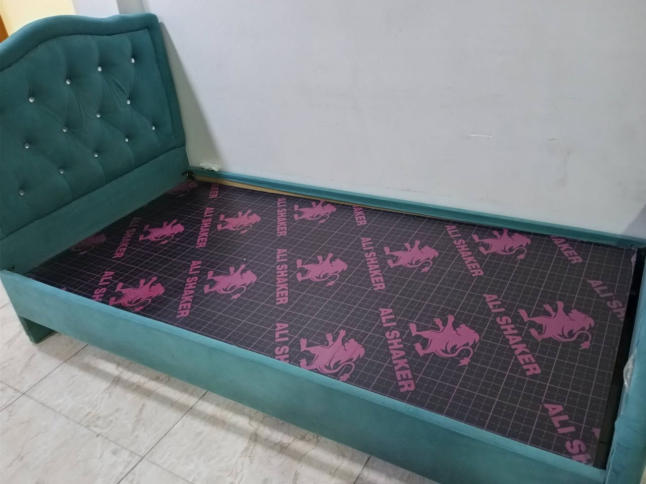 سلام عليكم جرابي ام النفر السمائية معة الدوشك 50وبيهة مجال زين
والبيض الوحدة 35بس بدون دوشك 
العنوان 📍 الاعظمية شارع 20 قرب جامع نشمية 
الرقم/***********
