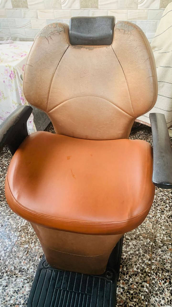 السلام عليكم كراسي وقنفات نضاف البيع تصل على صاحبهن وتدلل وبخدمتك ***********
