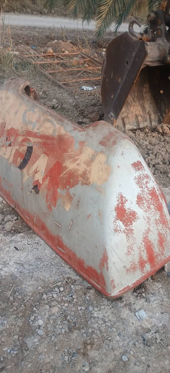 للبيع كاسحه مال البي دبل قماره للإستفسار الاتصال على الرقم ***********
