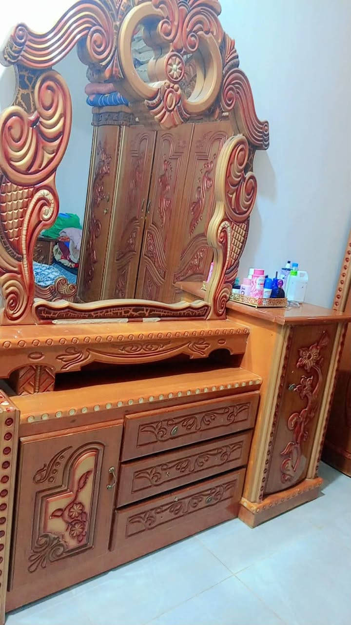 غرفه نوم سعره 650وبيه مجال مامتواحدين  ع فيس اتصلو ع رقم ناصريه شارع ابو لبنان ***********
