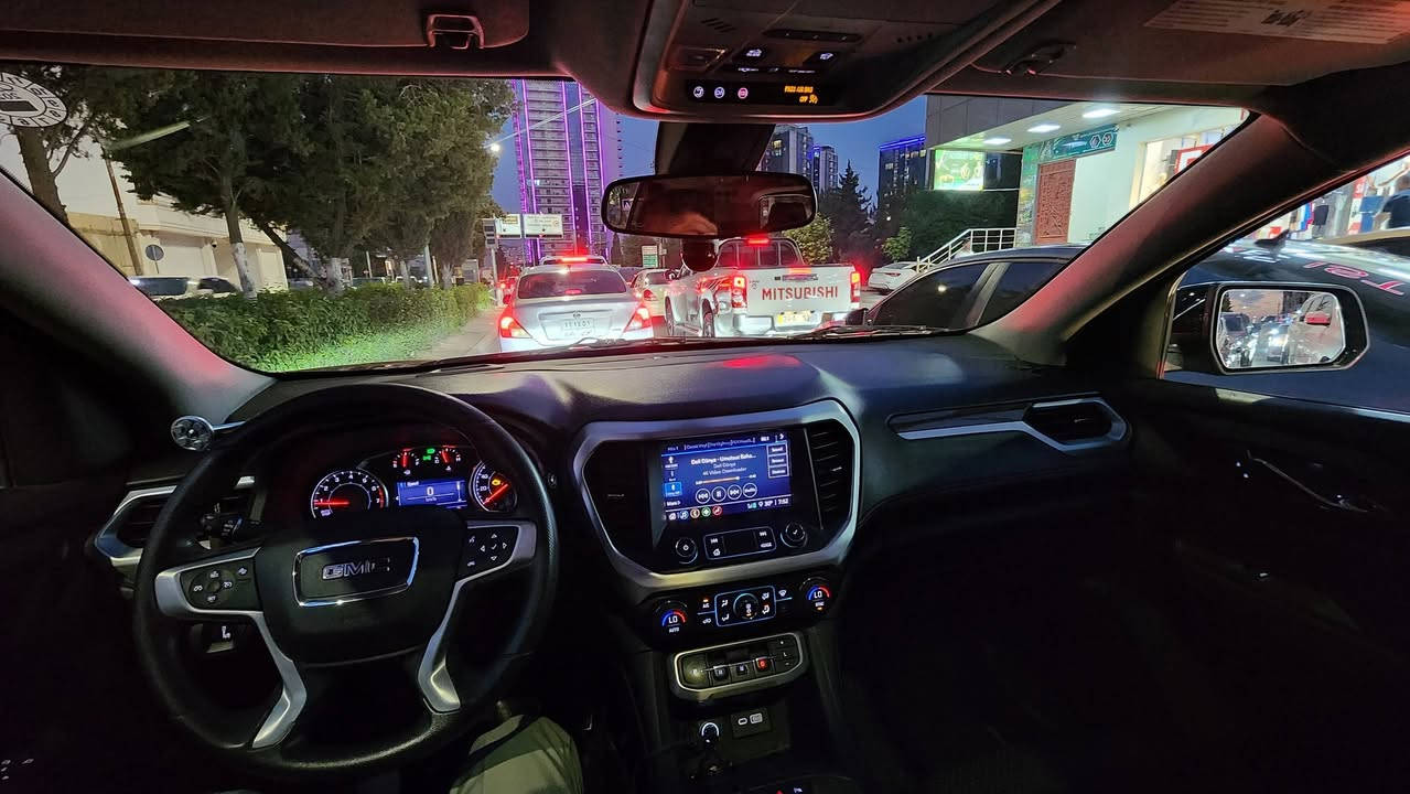 GMC ACADIA 2022
2.0 Turbo mpi 4-Cylinder AWD.

السيارة الحلوة والمرغوبة.. تجمع بين الرزانة، الثبات، الشخصية القوية، والمواصفات الخاصة والسعر المناسب ✨
السيارة صاحبها الاول طلبها خاص  تفصال من الشركة

اللون أسود ثلاثي ابعاد مميز 
المحرك  2.0 لتر توربو، 4 بستن بقوة 228 حصان , المحرك المرغوب والسريع، يقبل البنزين العادي بدون أي مشاكل.
الاقتصادية تفويلة التانكي تمشيك تقريبا بحدود 880 كم!

ناقل الحركة الكير 9 نمر أوتوماتيك نظام دكم.
المسافة المقطوعة 58 ألف ميل.

أنظمة القيادة المتعددة  نظام تزحلق الوحل والثلج، الطرق الوعرة، السباق ، دفع أمامي + أمامي وخلفي 

فتحتين سقف 

مقاعد 3 صفوف منفصلة (VIP) مع نظام تدفئة الامامية، والكشن الرئيسي كهربائي.

سستم صوتي احترافي  8 سماعات طلب خاص ماركة Bose® Premium.

التبريد 3  قطع ثلج تحكم مستقل لكل الصفوف.

الشاشة بلادية  Apple CarPlay و Android Auto 

التشغيل عن بعد، 2 سويج بصمة، 5 بصمات أبواب للدخول الذكي، مع نظام قفل تلقائي.

الصندوق الخلفي  كهربائي يفتح بالحساس (عن طريق القدم) مع إظهار علامة جيمسي ضوئياً.

أنظمة الأمان ورادارات خلفية، جانبية، وأمامية، نظام تحديد مسار الشارع الذاتي، نظام التوقف الذاتي الفرملة التلقائية، ومنبه ما قبل الاصطدام على الزجاج الأمامي داتاشو

الإضاءة  منظومة زينون بلادية مع نظام الإضاءة العالية الأوتوماتيكية، وإشارات على المرايا الجانبية.

سايد بريك بصمة، شفتات تحكم بالستيرن، مثبت سرعة، ومنافذ شحن موبايل لجميع صفوف المقاعد.

   بطارية اي سي ديلكو بلادية، أرضيات جلد بلادية تحمل شعار جيمسي الأصلي، السيارة مسويلها سيرفس كامل

تخم إطارات جديد

🔹 حالة البودي والحادث 
السيارة كبس من الأمام والخلف على هيئة الشركة، ومجهزة  بدعاميات بلادية فئة دينالي

الحادث  خفيف في جهة السائق من الصفحة بدون أي ضرر داخلي. الجاملغ الأمامي مرجع بلادي، والضرر الثانوي في الجاملغ الخلفي.

السعر: 23.600$
بيه مجال للطيبين 

*********** واتساب

GMC Acadia VIN
1GKKNRL43NZ181972
