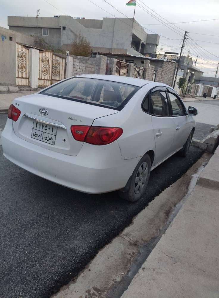 بيها شبريين صبغ بالصندوق و بيها شبر علبارد جاملغ امامي سيارة نظيفة مال بيت مابيها شي كير و محرك بشرت سعر 115بيها مجال *********** اكر, نينوى
