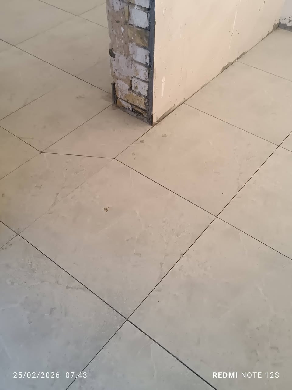 جزء من اعمالنا كادر سيراميك كامل 
نشتغل مدارس او بنايات حسب الشغل 
للتواصل مراسله البيج او الاتصال على الرقم 
***********
